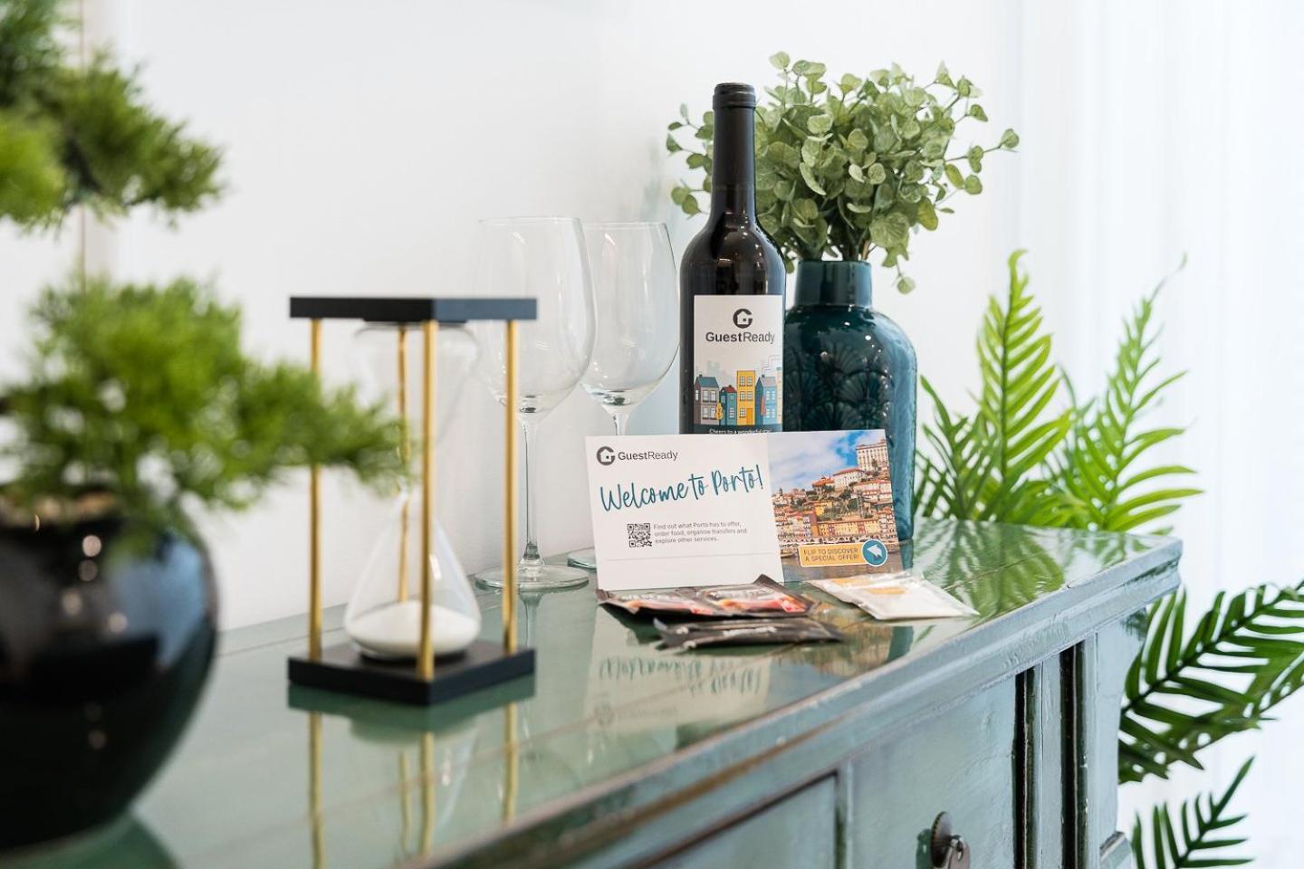 Guestready - Contemporary Studio In Порто Екстериор снимка